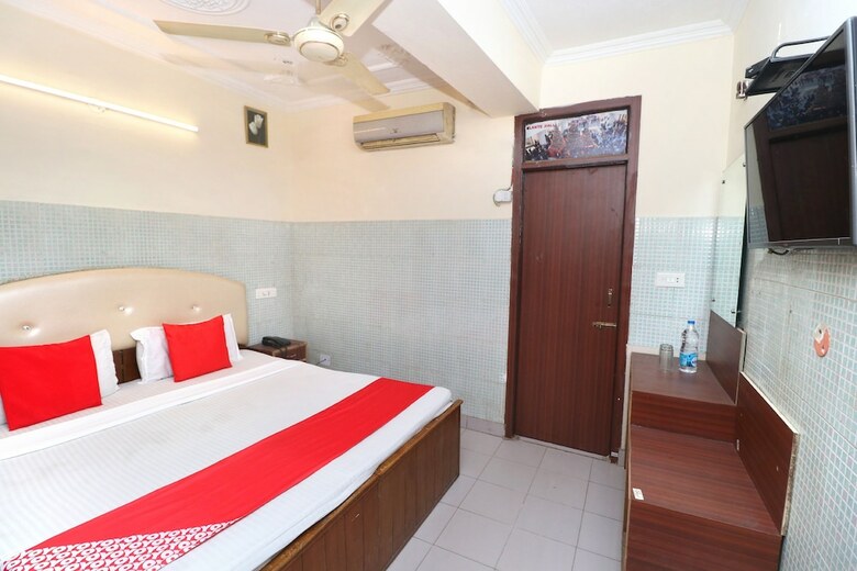 Oyo 38170 Hotel Grand Plaza