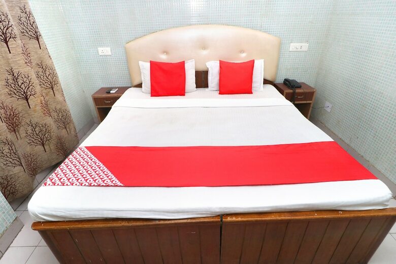 Oyo 38170 Hotel Grand Plaza