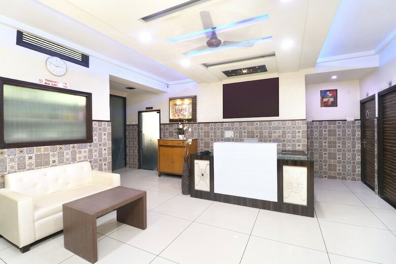 Oyo 37860 Hotel Batra