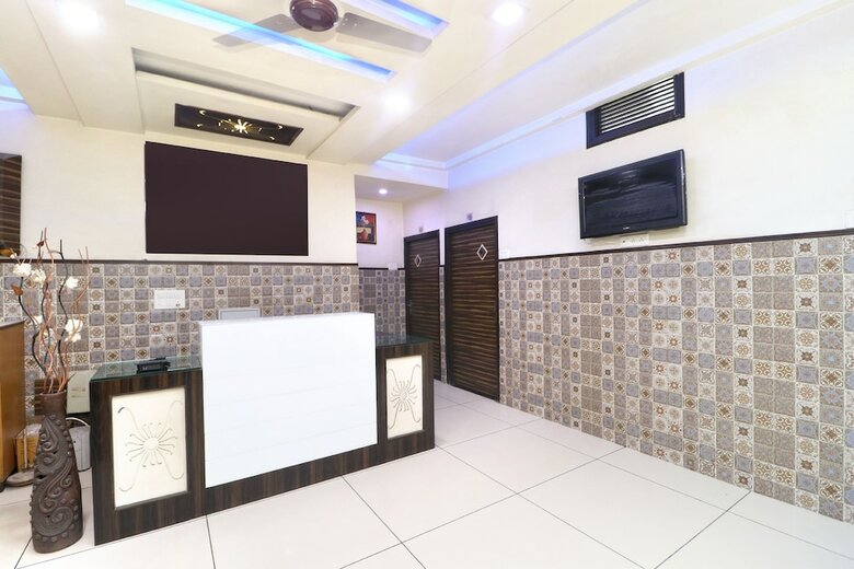 Oyo 37860 Hotel Batra