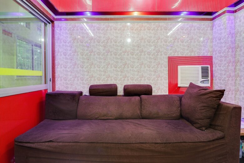 Spot On 45094 Hotel Madhu Complex