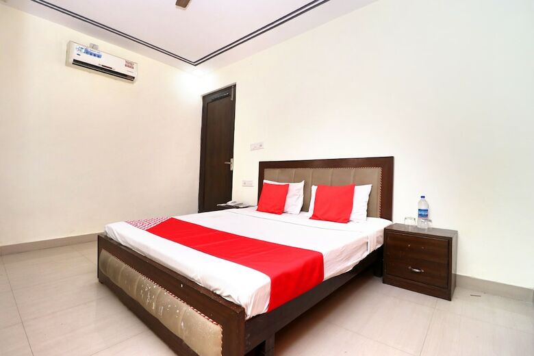 Oyo 39635 Hotel Shree Om