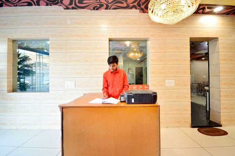 Oyo 41016 Hotel Celebration Inn