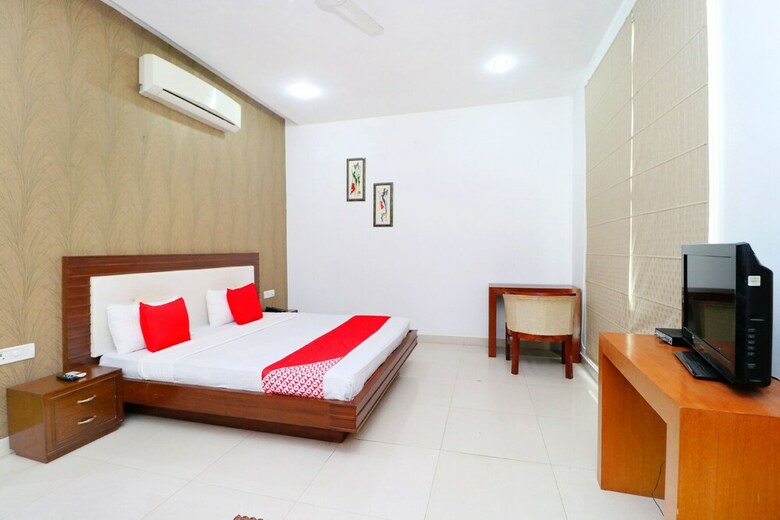 Hotel Oyo 40037 Lazeez