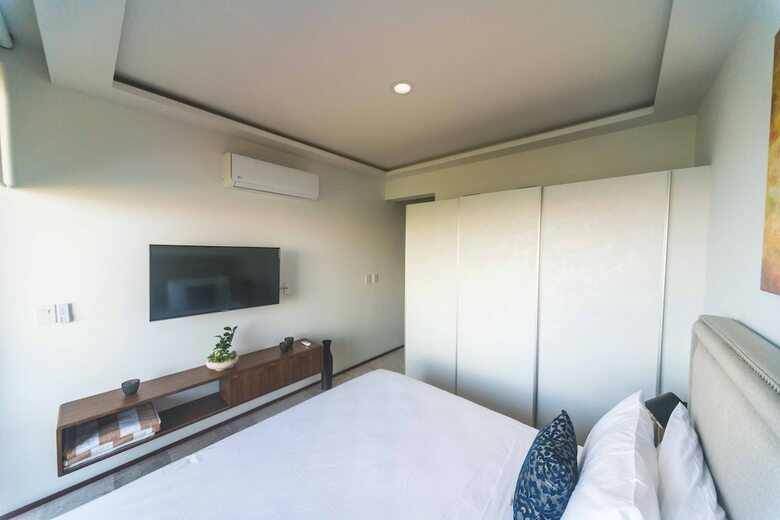 One Paralia Condo Boutique