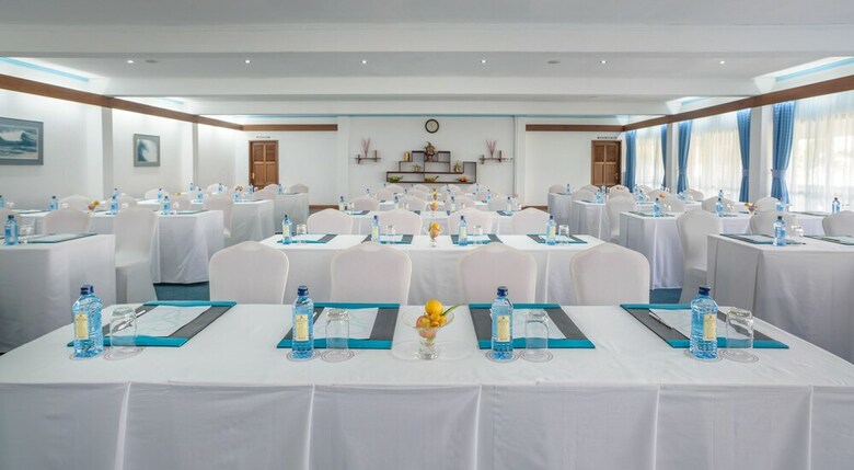 Hotel Sarova Whitesands Beach Resort & Spa