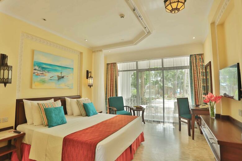 Hotel Sarova Whitesands Beach Resort & Spa