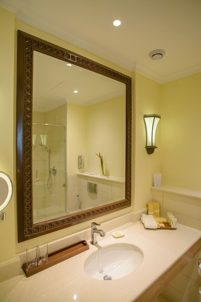 Hotel Sarova Whitesands Beach Resort & Spa
