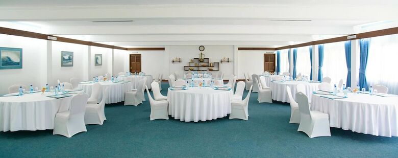 Hotel Sarova Whitesands Beach Resort & Spa