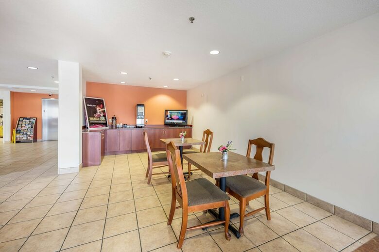 Hotel Microtel Inn & Suites By Wyndham Brunswick