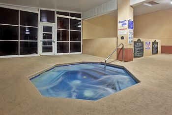 Holiday Inn Express Hotel & Suites Hiawassee