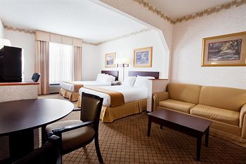 Holiday Inn Express Hotel & Suites Hiawassee