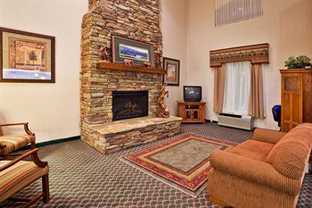 Holiday Inn Express Hotel & Suites Hiawassee