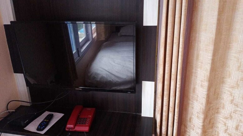 Stayapart Hotel Uday Palace
