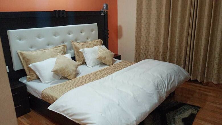 Stayapart Hotel Uday Palace