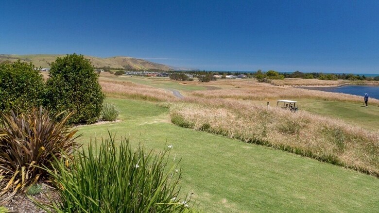 Golfers Paradise - 52 Huntingdale Drive
