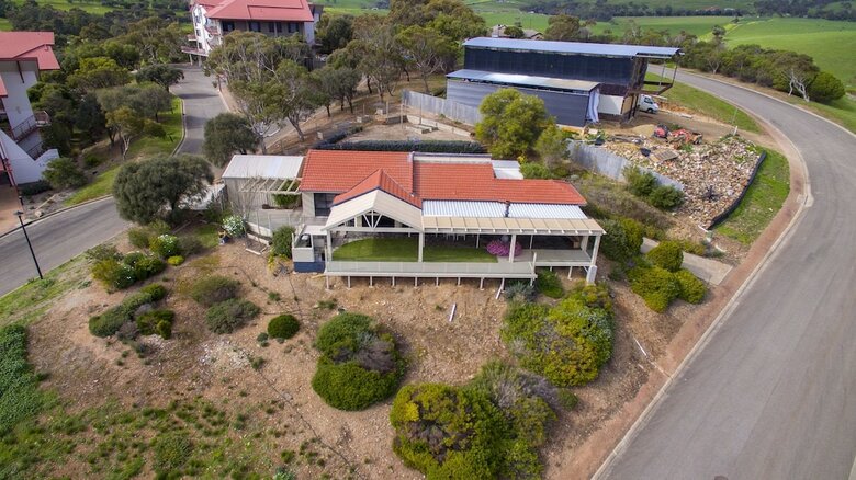 Marina Views - 64 Seaview Avenue