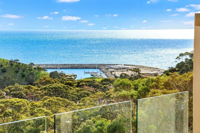 Marina Views - 64 Seaview Avenue