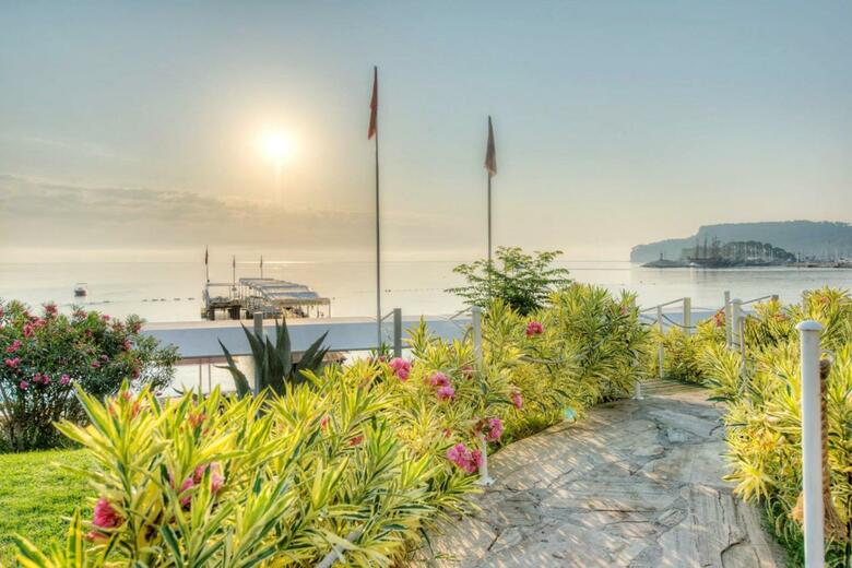 Hotel Golden Lotus