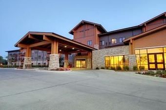 Hotel King's Pointe Waterpark Resort