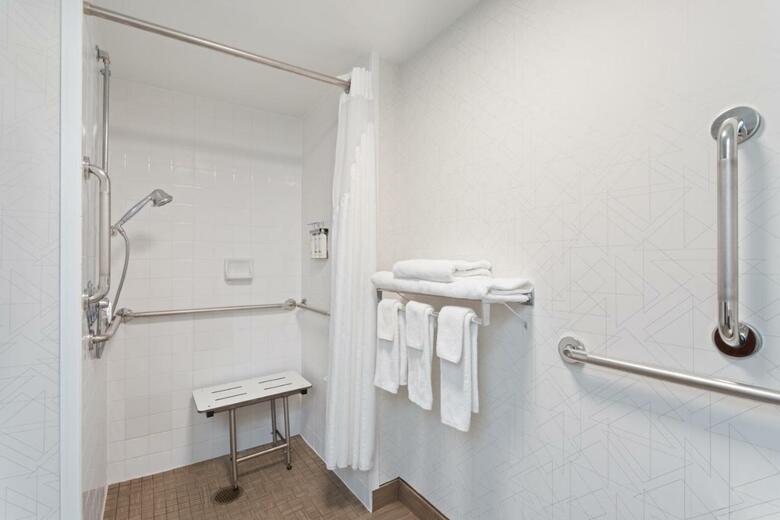 Hotel Holiday Inn Express & Suites Cincinnati Riverfront