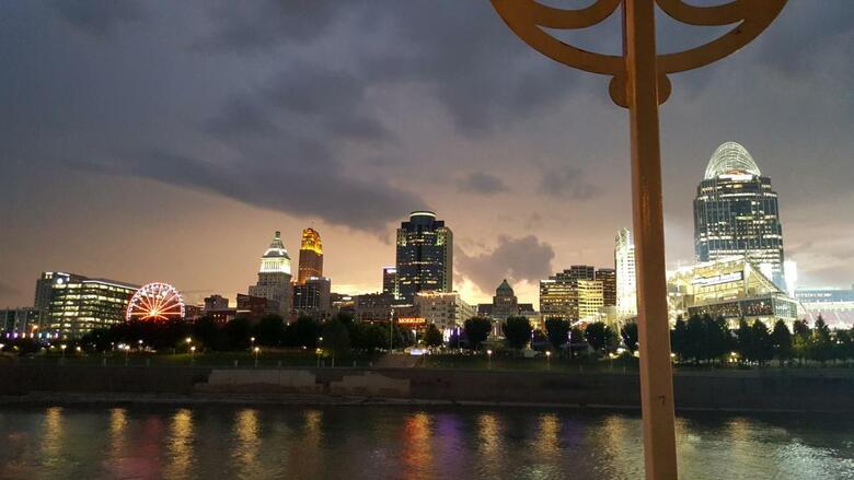 Hotel Holiday Inn Express & Suites Cincinnati Riverfront