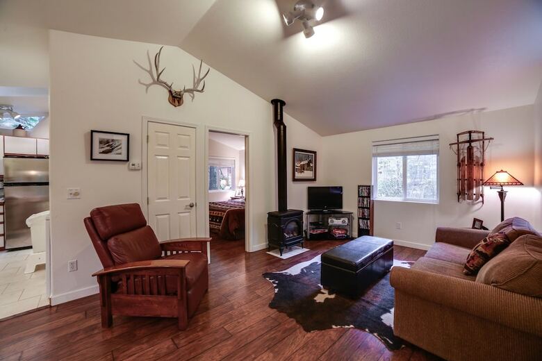 Mt. Baker Lodging Cabin 16 ? Hot Tub, Pets, Sleeps 4! By Mbl