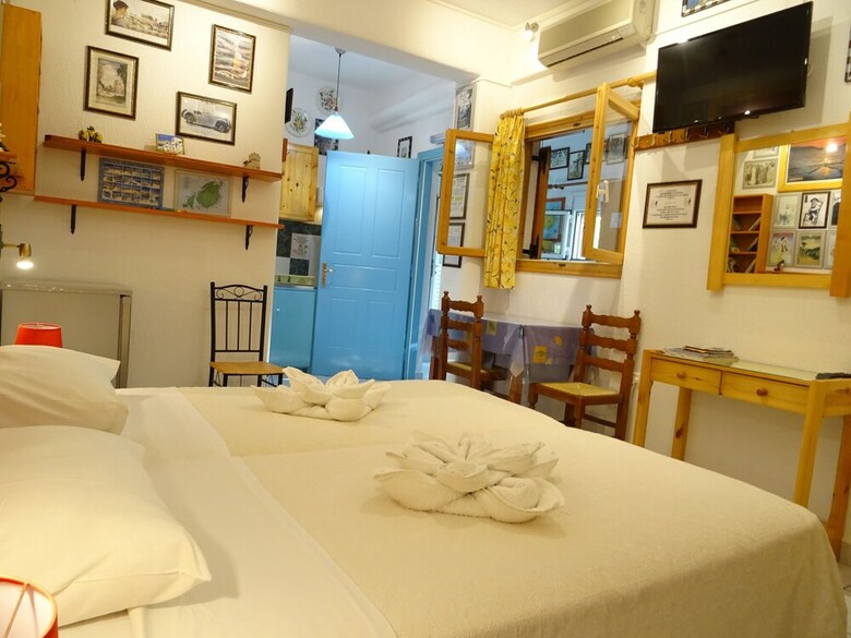 Kontaratos Studios & Apartments