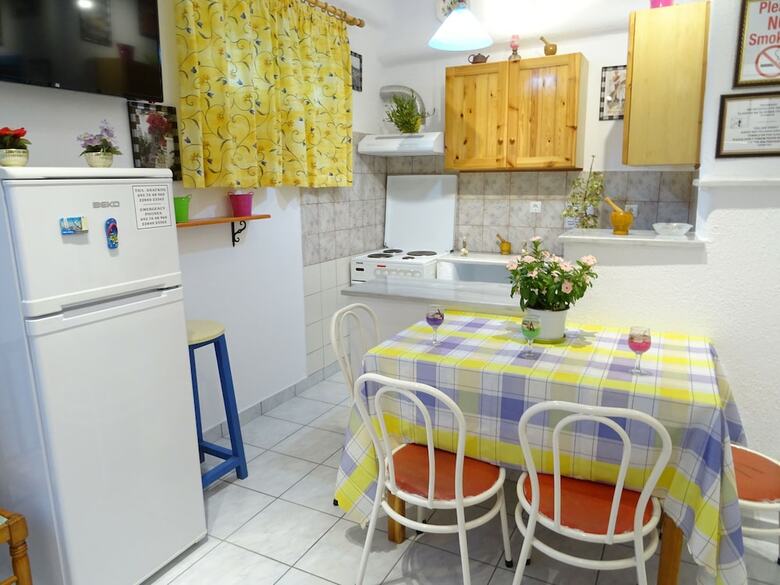 Kontaratos Studios & Apartments