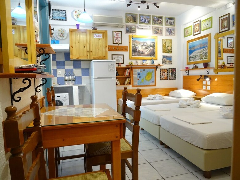 Kontaratos Studios & Apartments