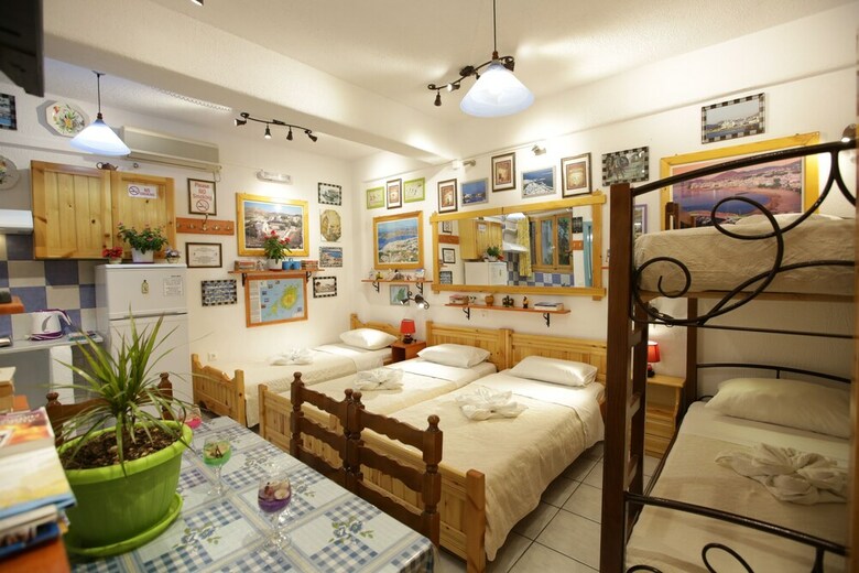 Kontaratos Studios & Apartments