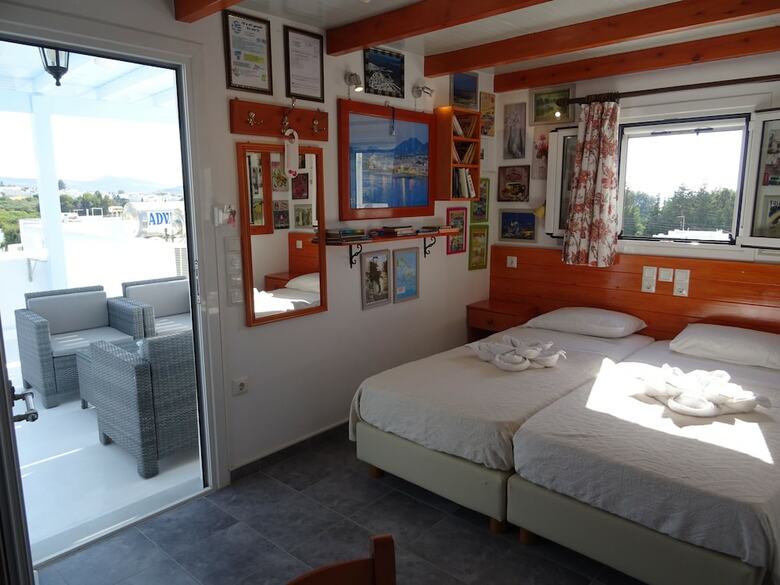 Kontaratos Studios & Apartments