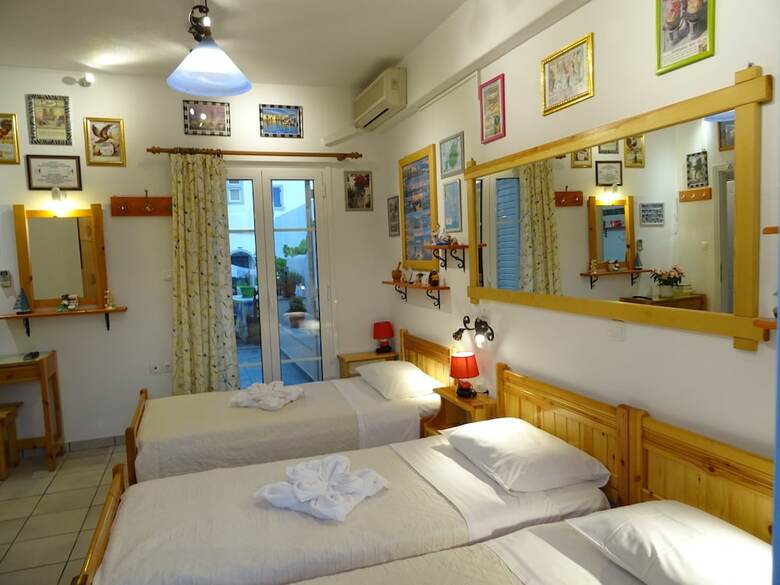 Kontaratos Studios & Apartments