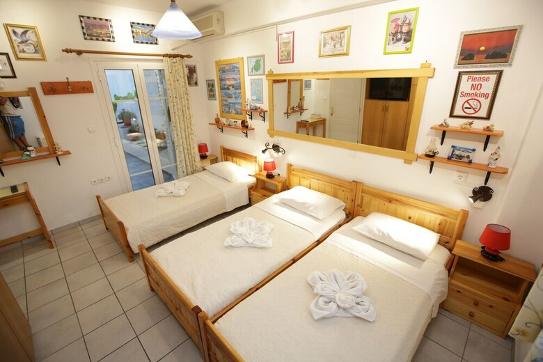 Kontaratos Studios & Apartments