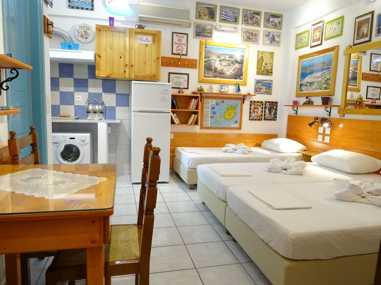 Kontaratos Studios & Apartments