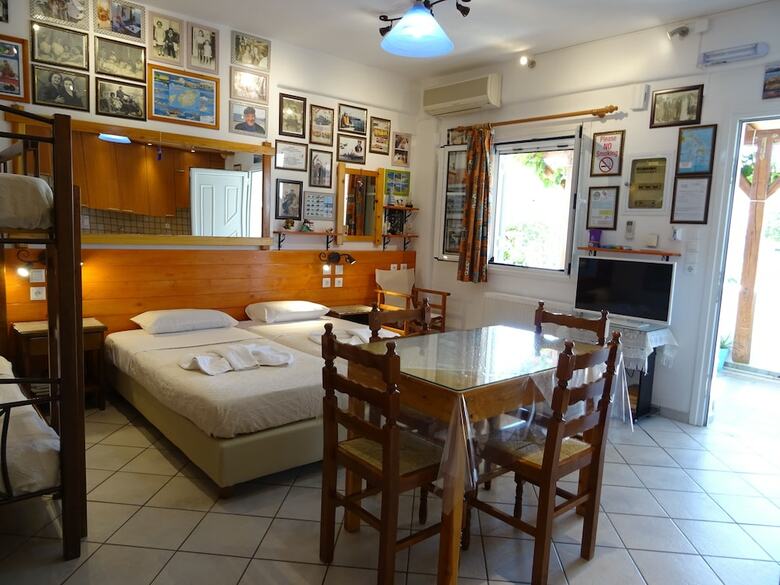 Kontaratos Studios & Apartments