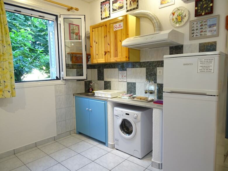 Kontaratos Studios & Apartments