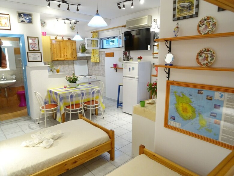 Kontaratos Studios & Apartments