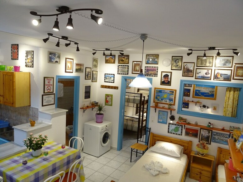 Kontaratos Studios & Apartments