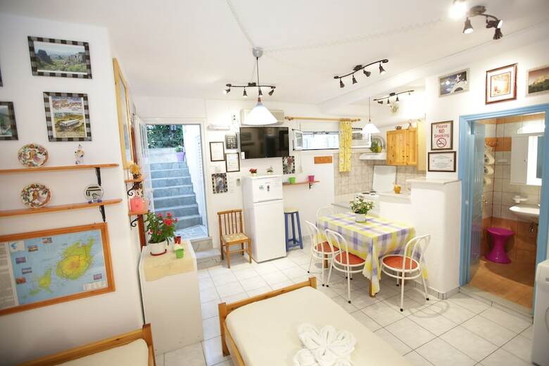 Kontaratos Studios & Apartments