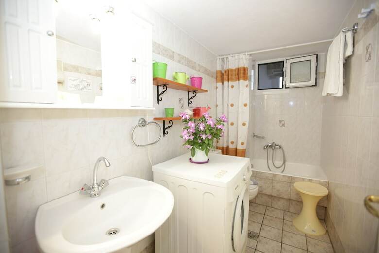 Kontaratos Studios & Apartments