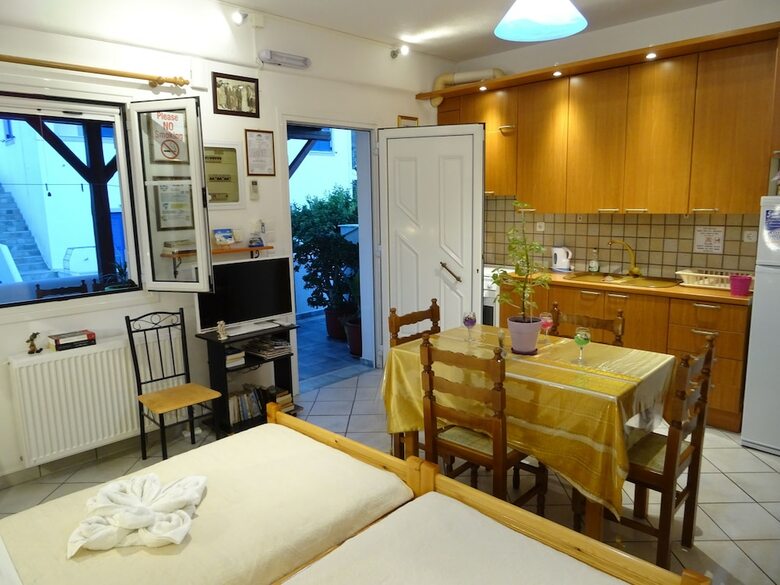 Kontaratos Studios & Apartments