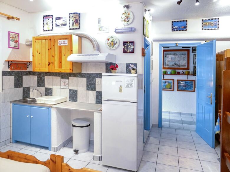 Kontaratos Studios & Apartments