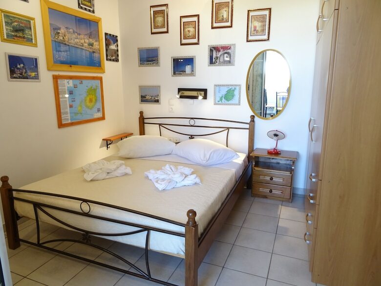 Kontaratos Studios & Apartments