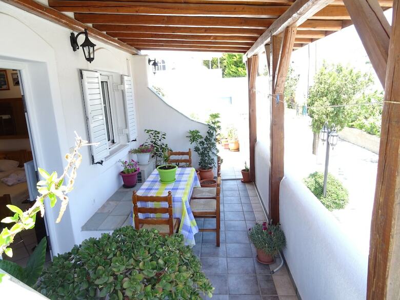 Kontaratos Studios & Apartments