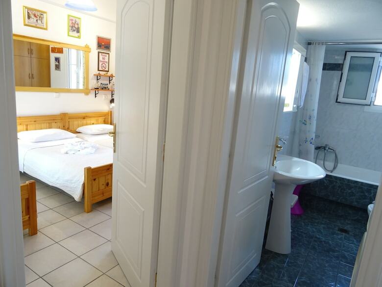 Kontaratos Studios & Apartments