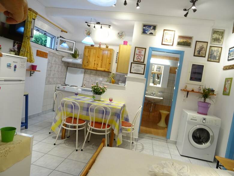 Kontaratos Studios & Apartments