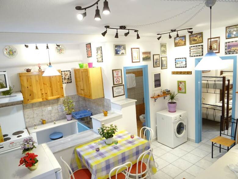 Kontaratos Studios & Apartments