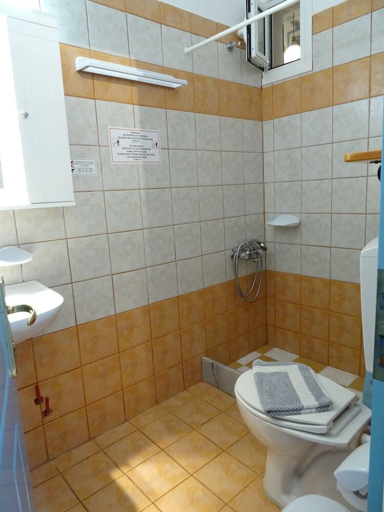 Kontaratos Studios & Apartments
