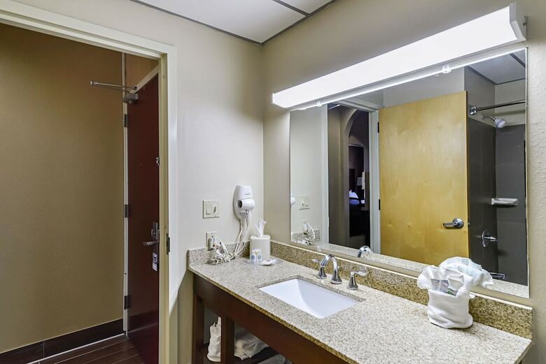 Hotel Comfort Suites Lubbock